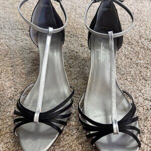 SHOES OF PREY DESIGNED 2"HEEL BLACK & SILVER ANKLE STRAP SANDALS. SZ. 9-1/2-10